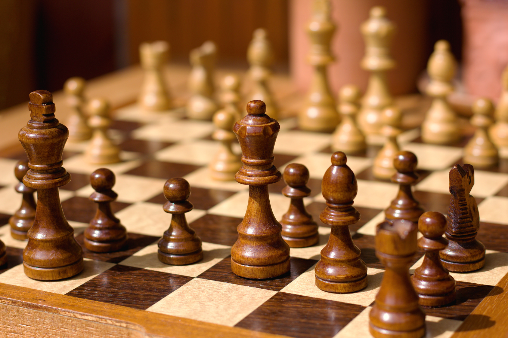 Chess 1 معمای هشت وزیر را در مقیاس 1000 حل کنید و یک میلیون دلار جایزه بگیرید