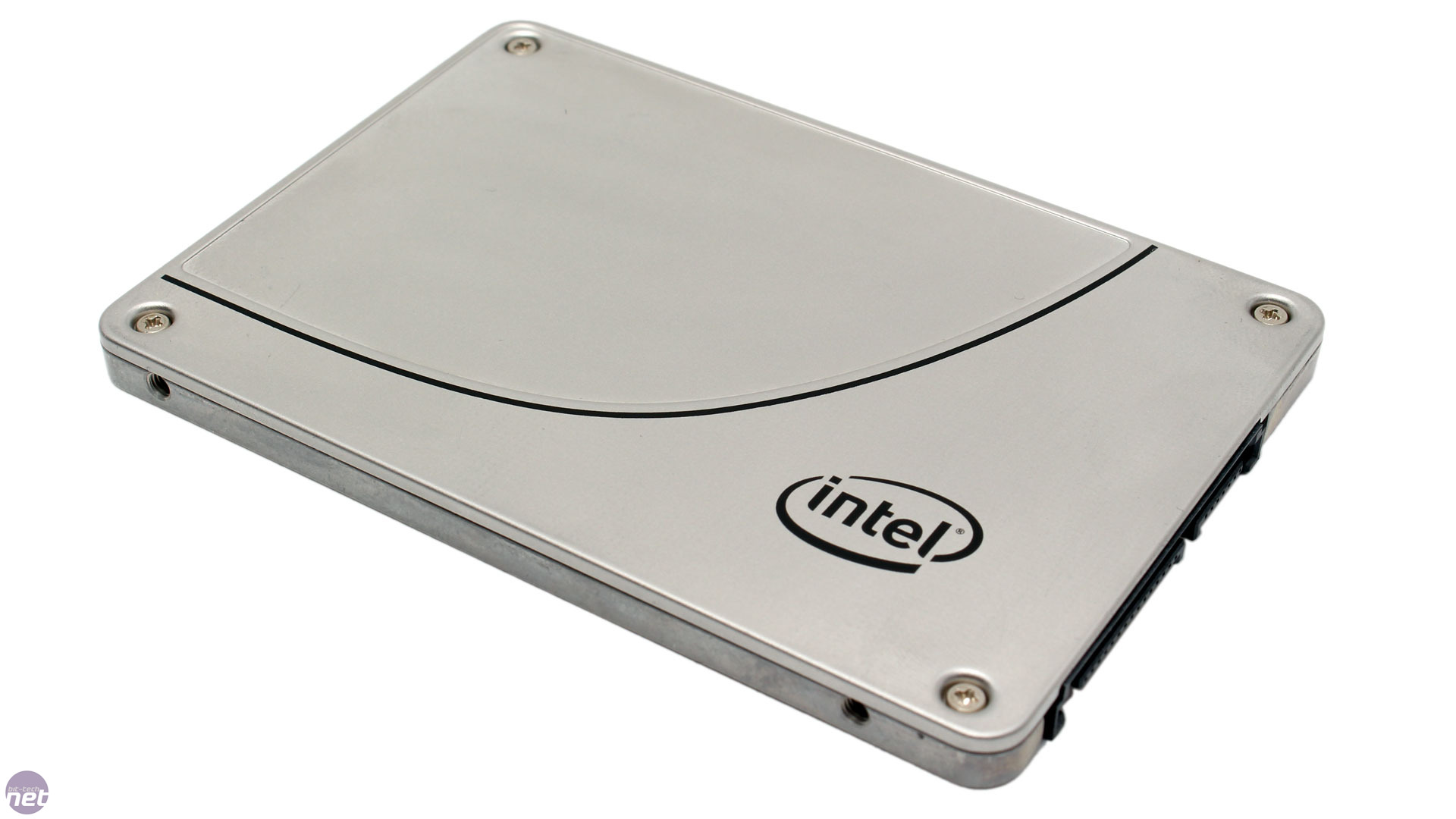 افزایش حجم SSD‌های 2.5 اینچی QLC NAND توسط اینتل
